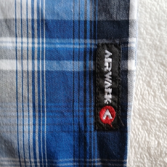 Airwalk Blue and White Plaid Short-Sleeve Button Shirt - Picture 4 of 4